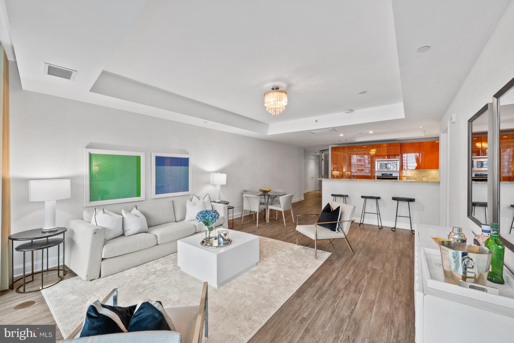 TURNBERRY TOWER - Residential