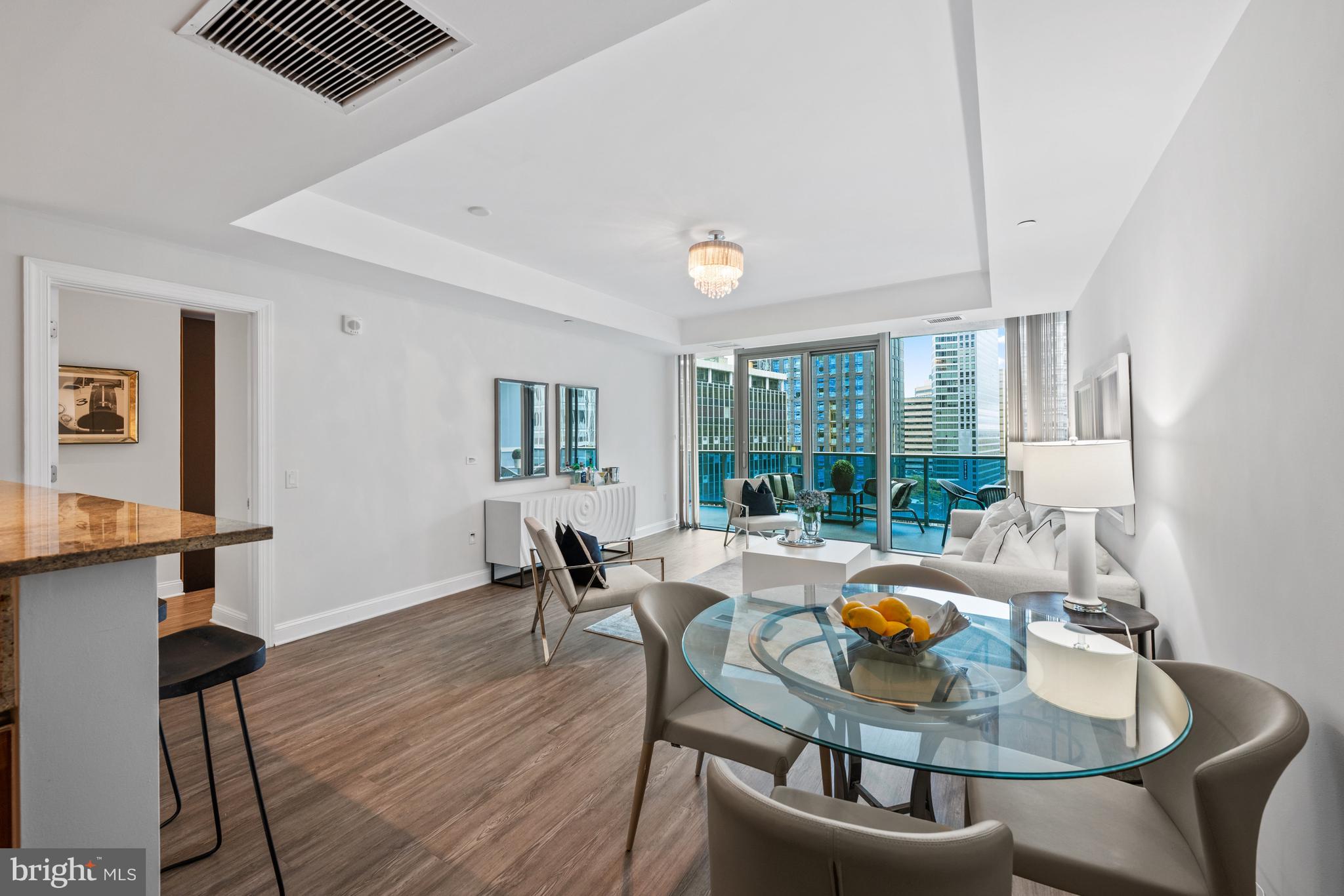 TURNBERRY TOWER - Residential