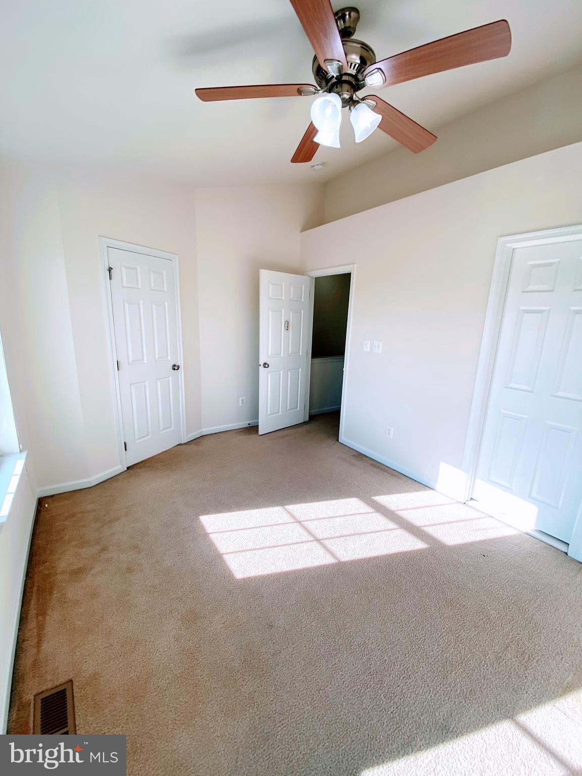 AMBERLEA AT SOUTH RIDING - Residential Lease