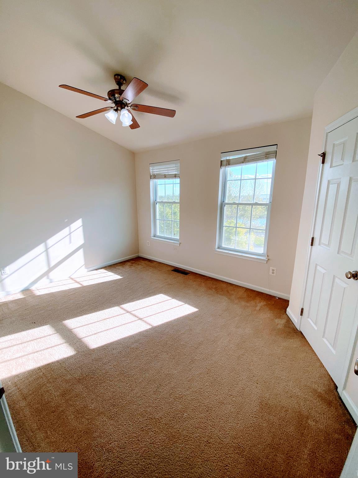 AMBERLEA AT SOUTH RIDING - Residential Lease