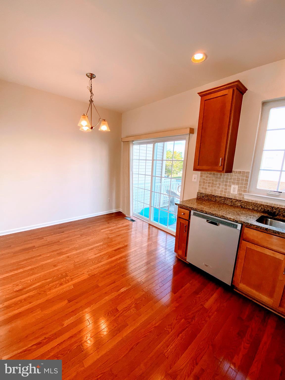 AMBERLEA AT SOUTH RIDING - Residential Lease