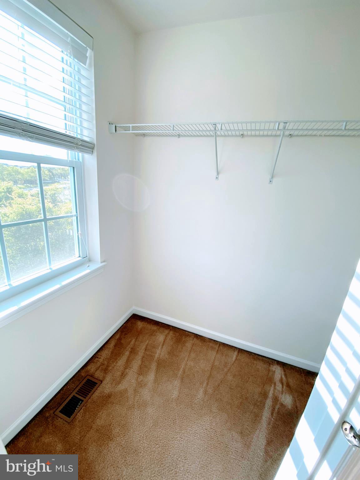 AMBERLEA AT SOUTH RIDING - Residential Lease