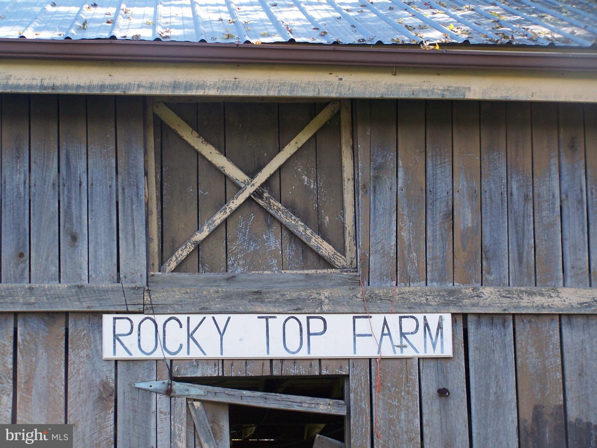 TWIN LAKES - Residential