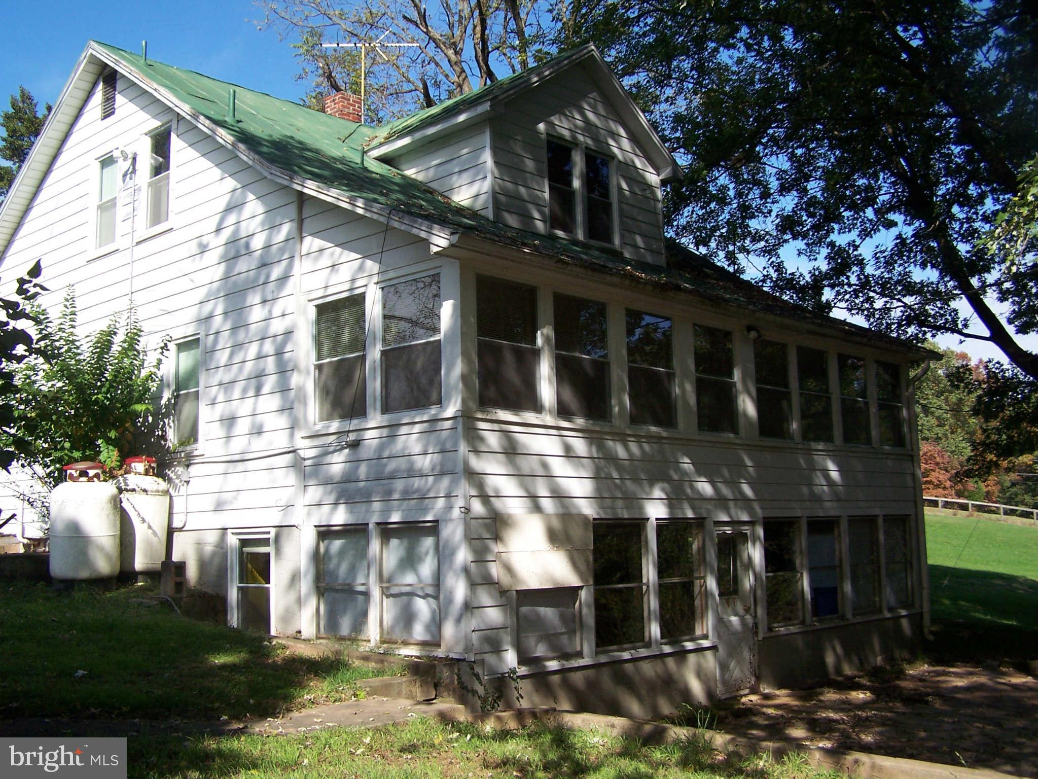 TWIN LAKES - Residential