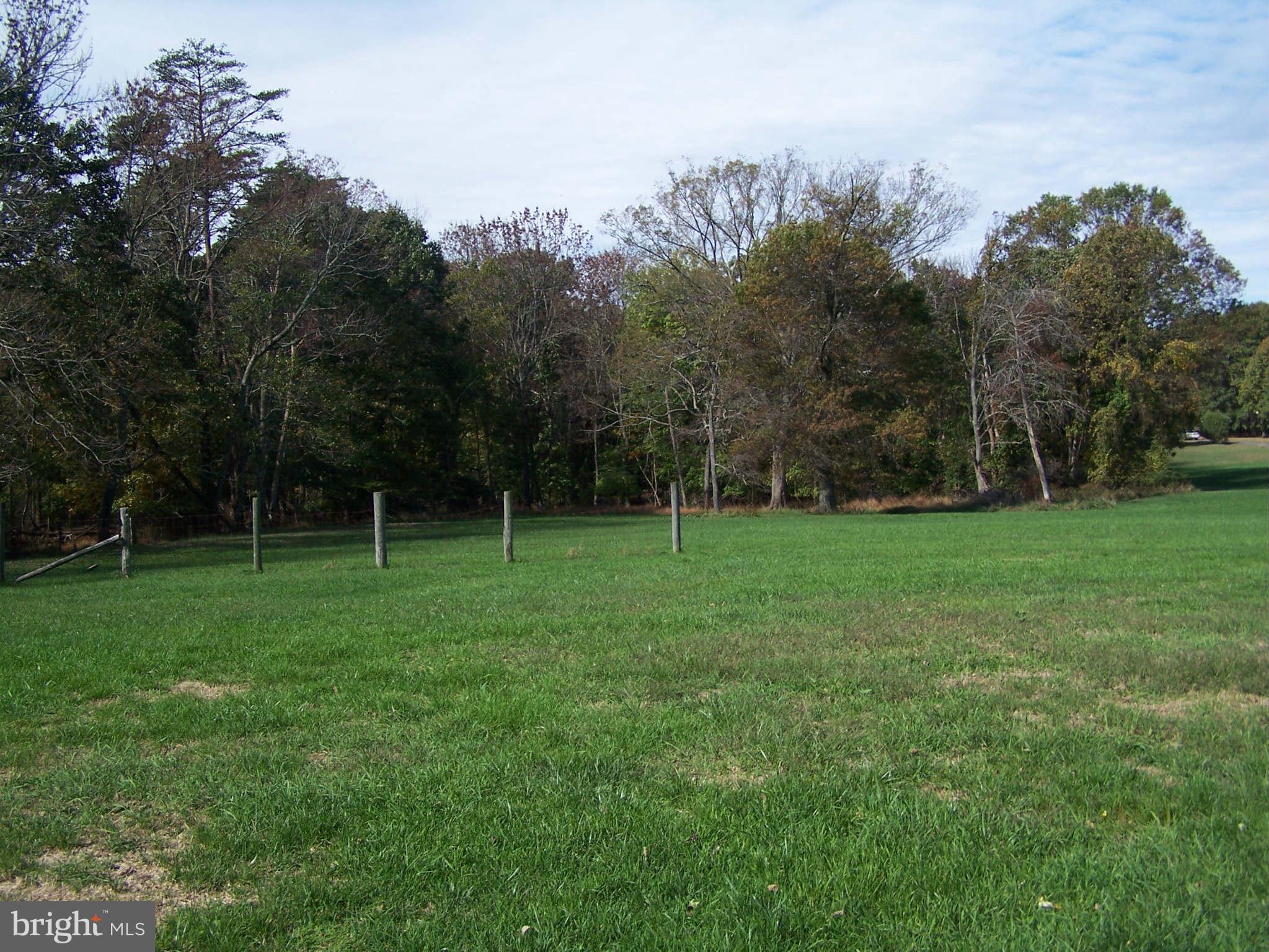 TWIN LAKES - Residential