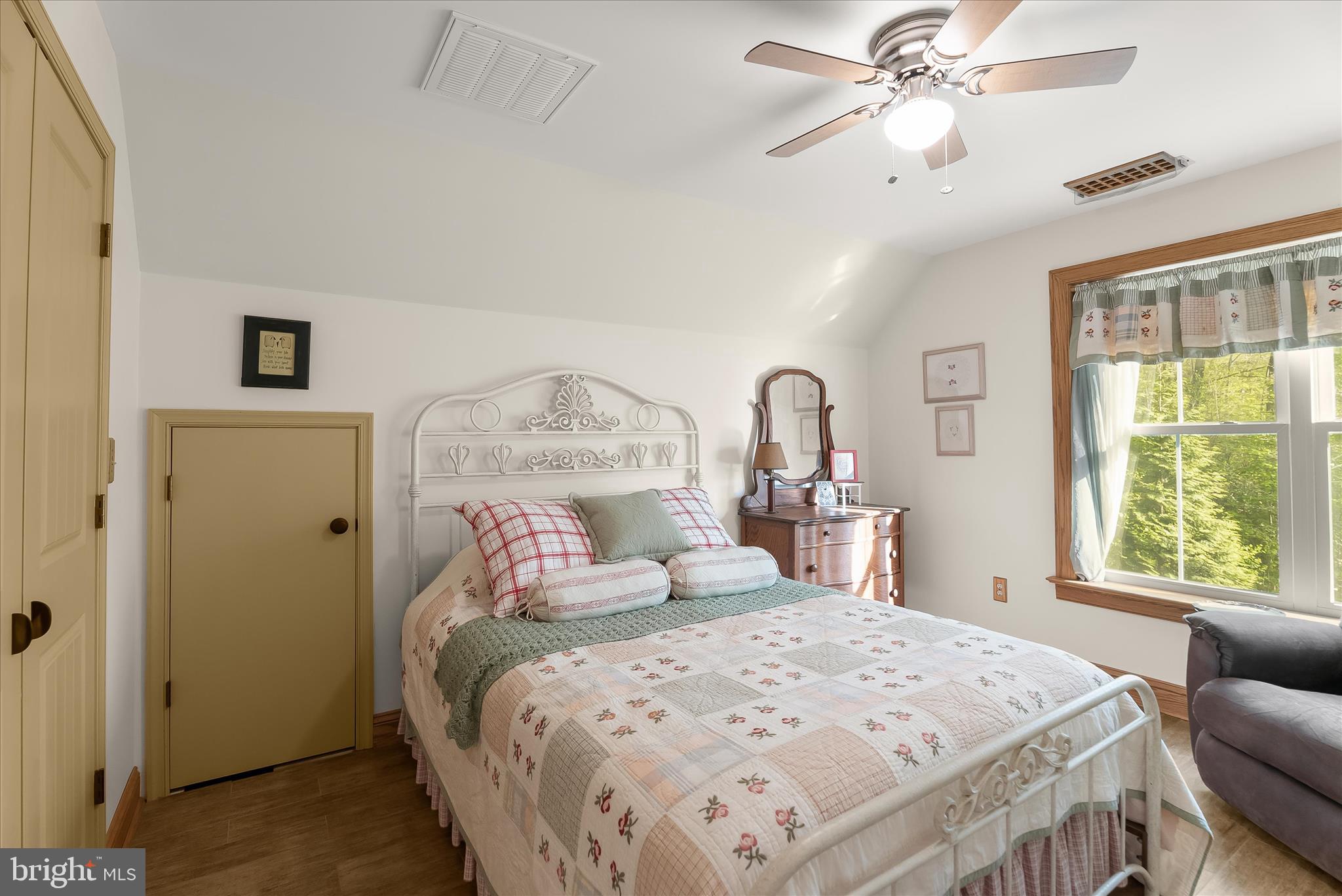 MYERSVILLE - Residential