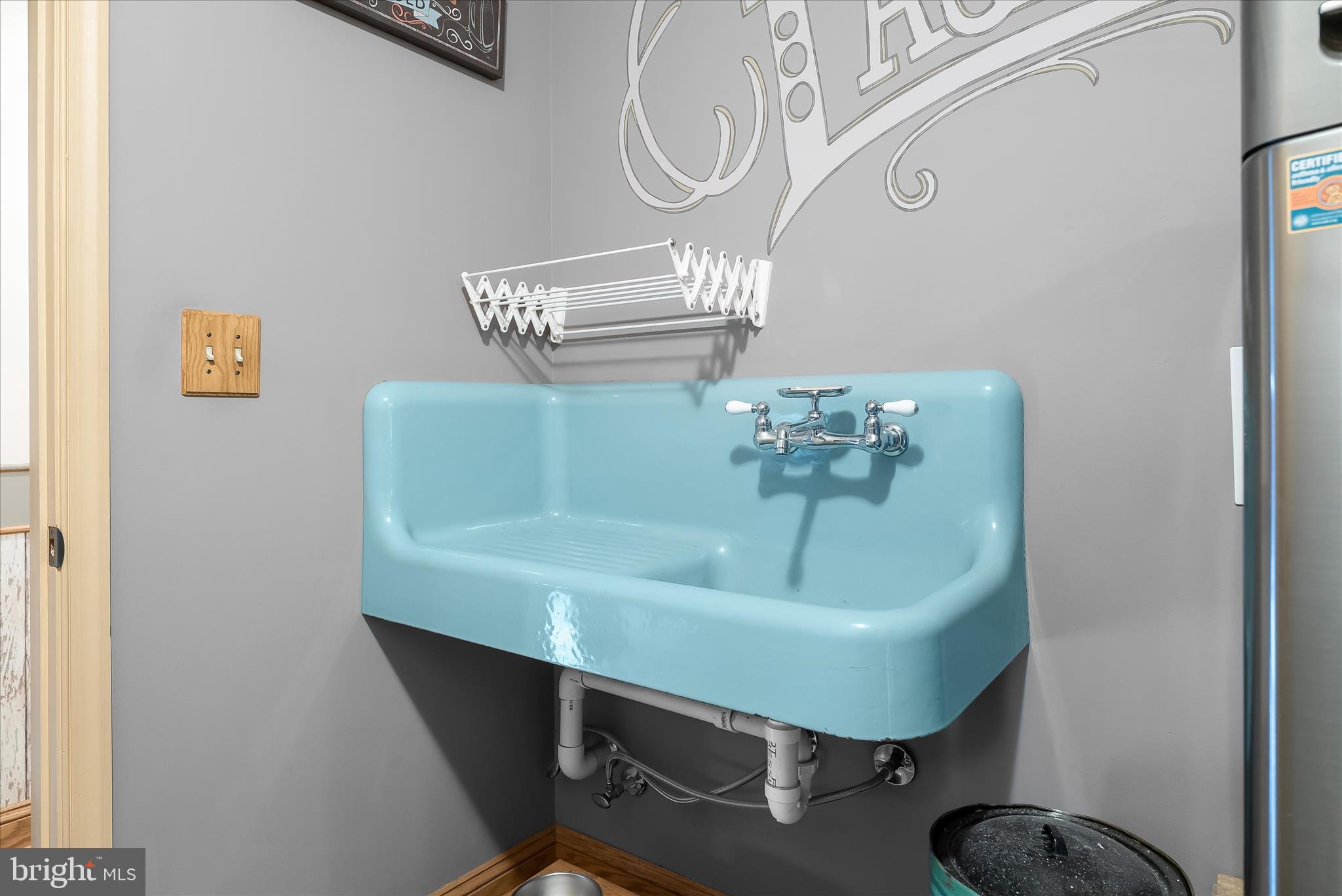 MYERSVILLE - Residential