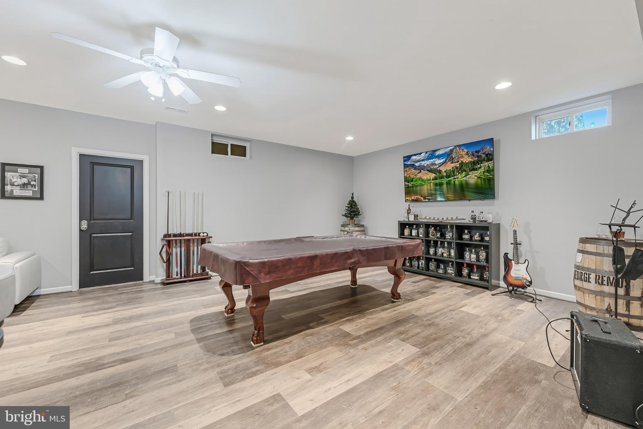 DUTCHMANS CREEK HAMLET - Residential