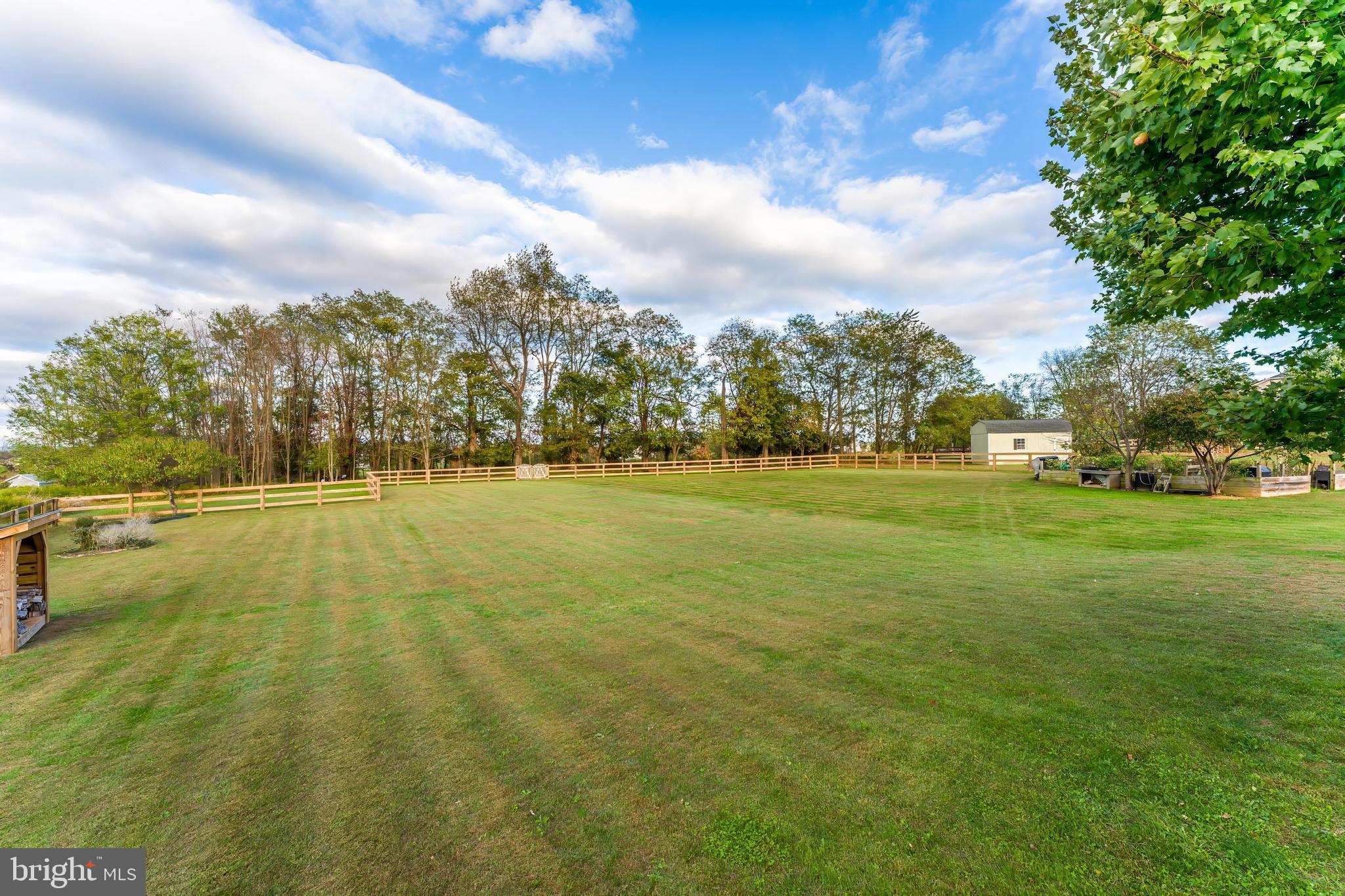 DUTCHMANS CREEK HAMLET - Residential