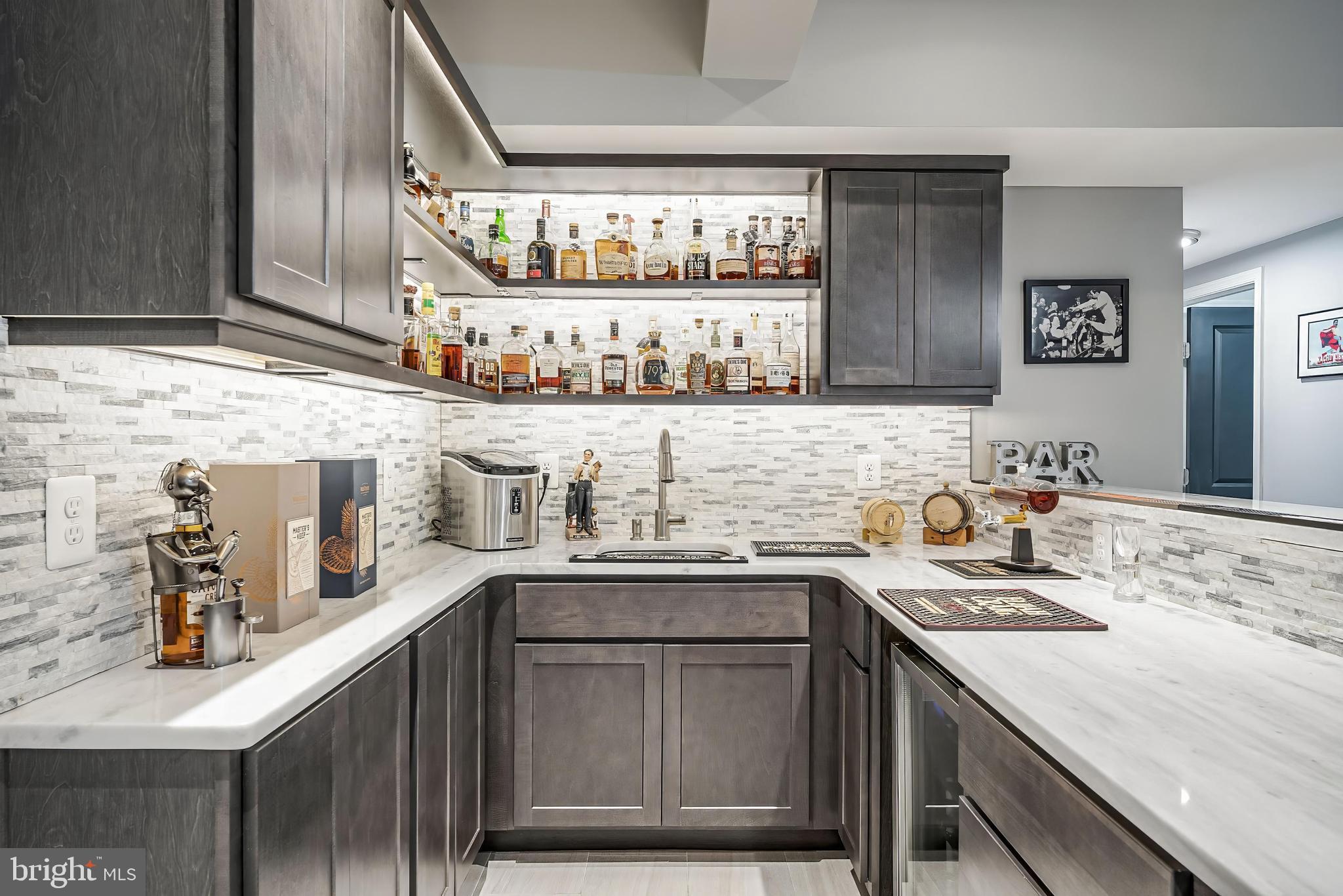 DUTCHMANS CREEK HAMLET - Residential