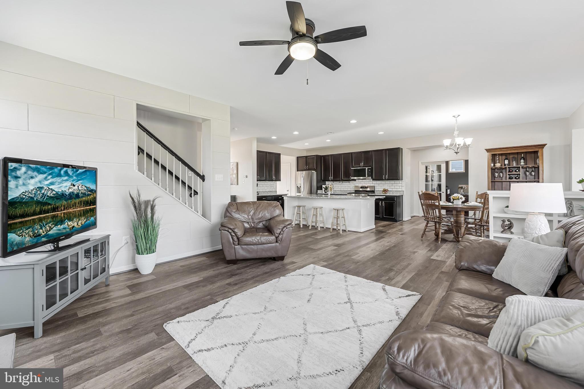 DUTCHMANS CREEK HAMLET - Residential