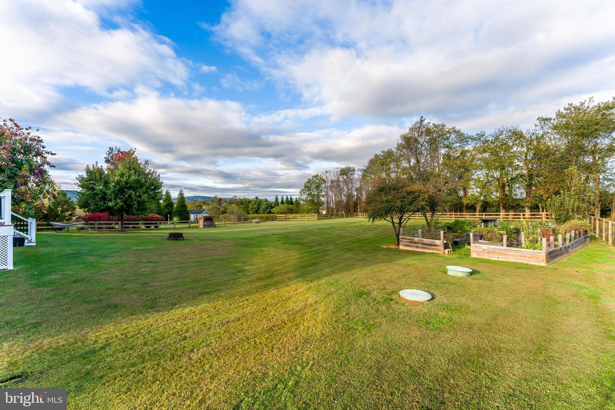 DUTCHMANS CREEK HAMLET - Residential