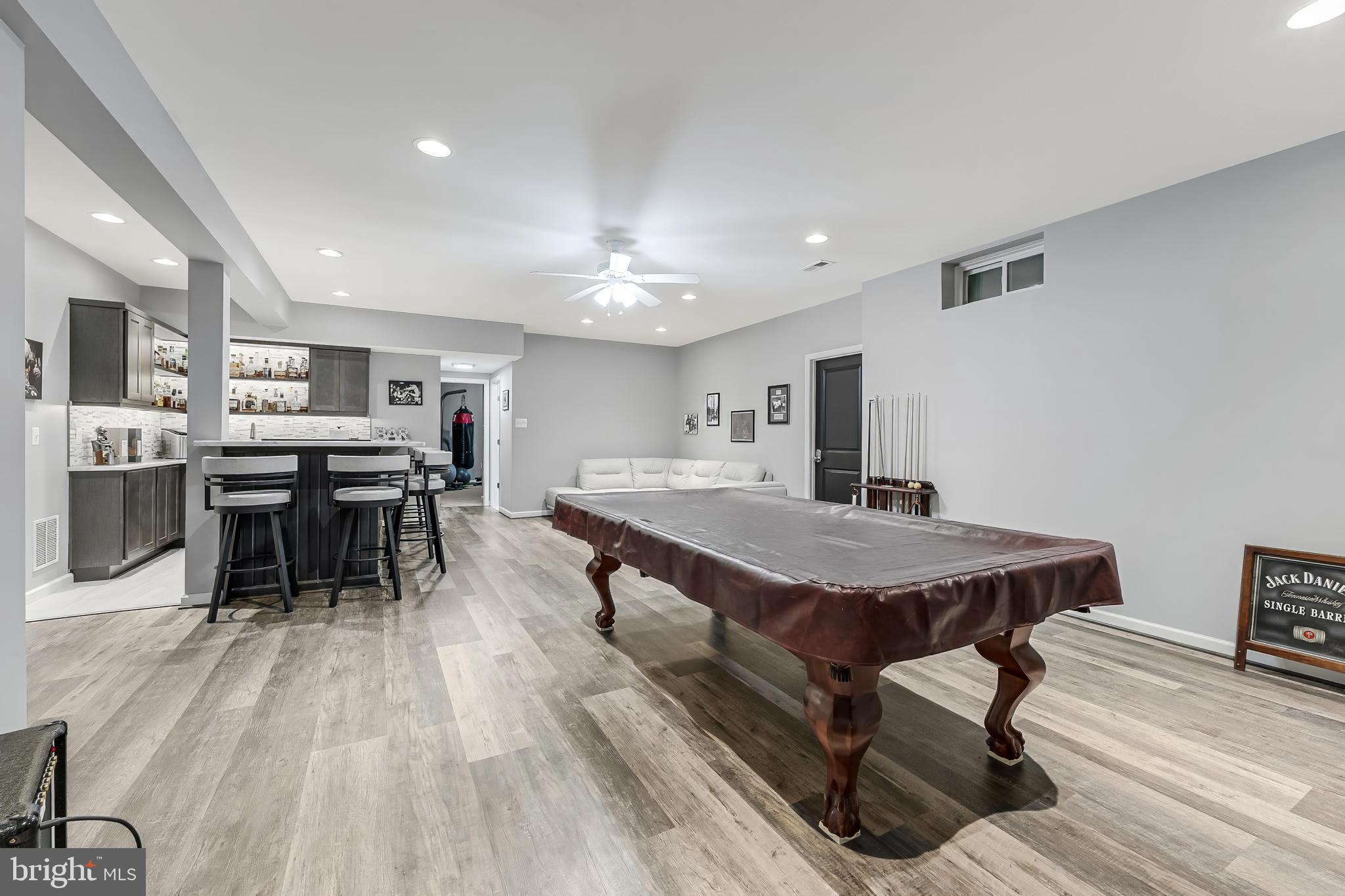 DUTCHMANS CREEK HAMLET - Residential