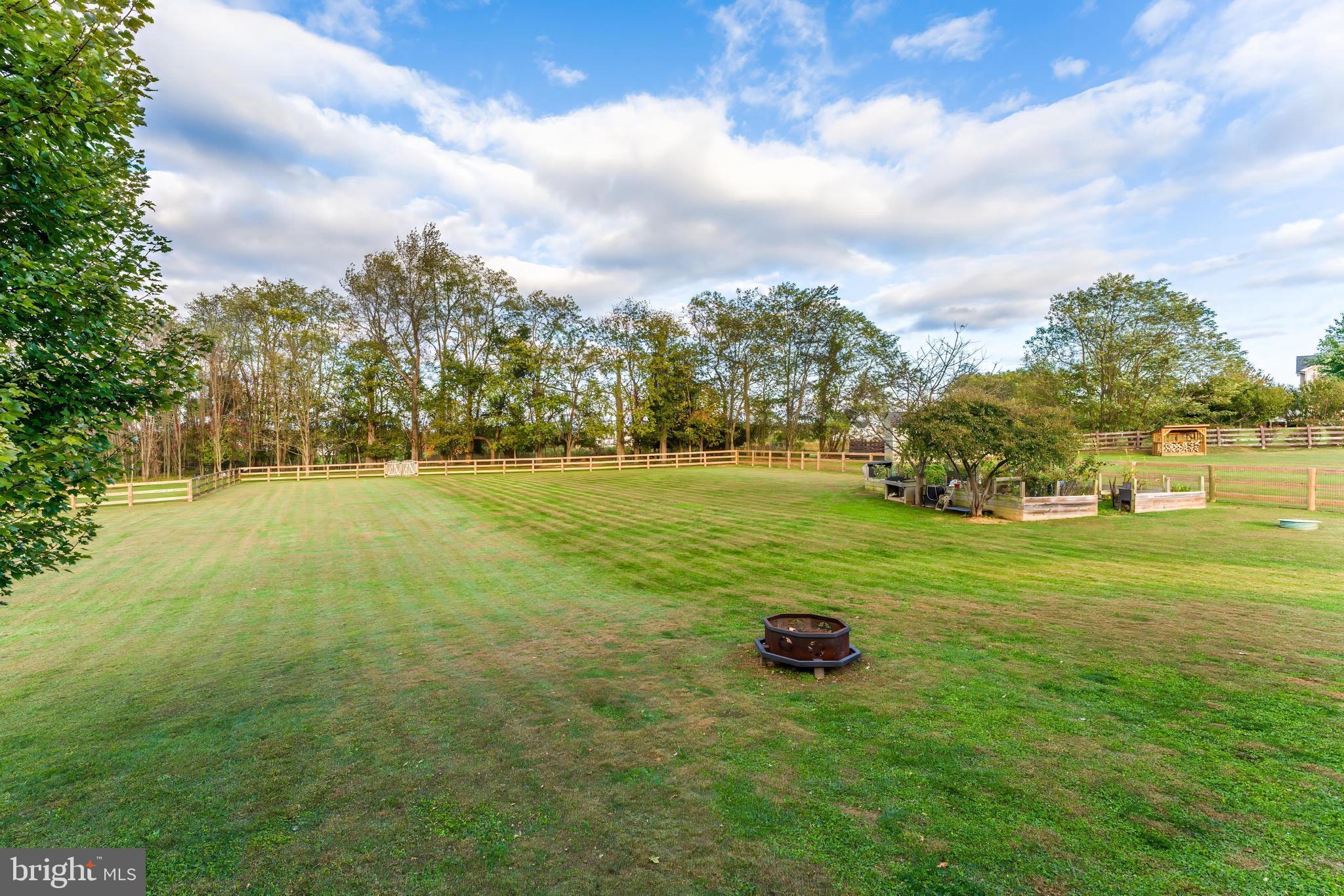 DUTCHMANS CREEK HAMLET - Residential