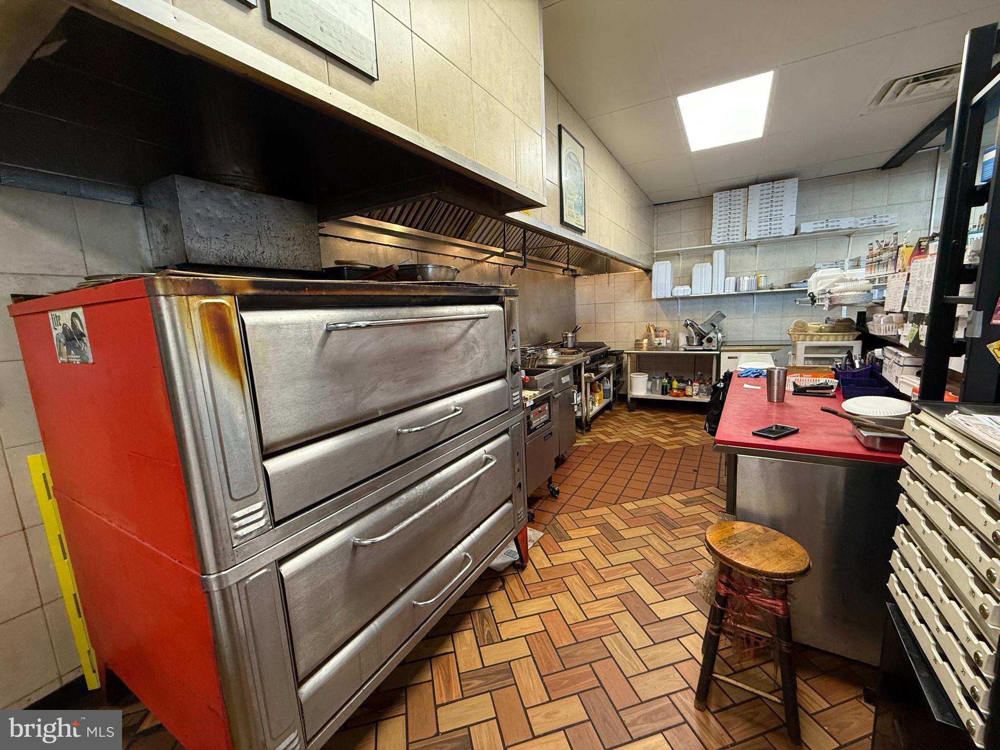 YEADON - Commercial Sale