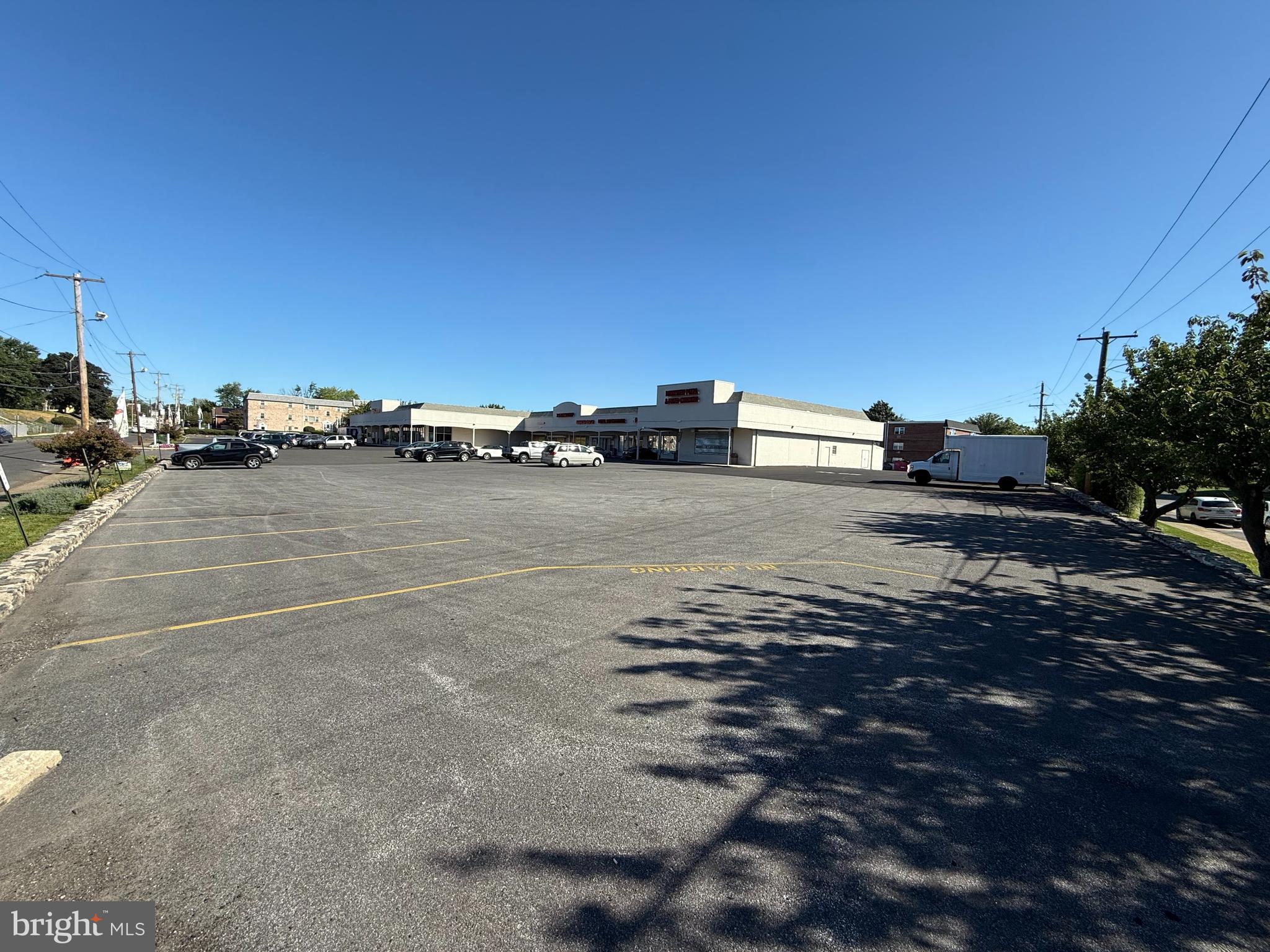 YEADON - Commercial Sale