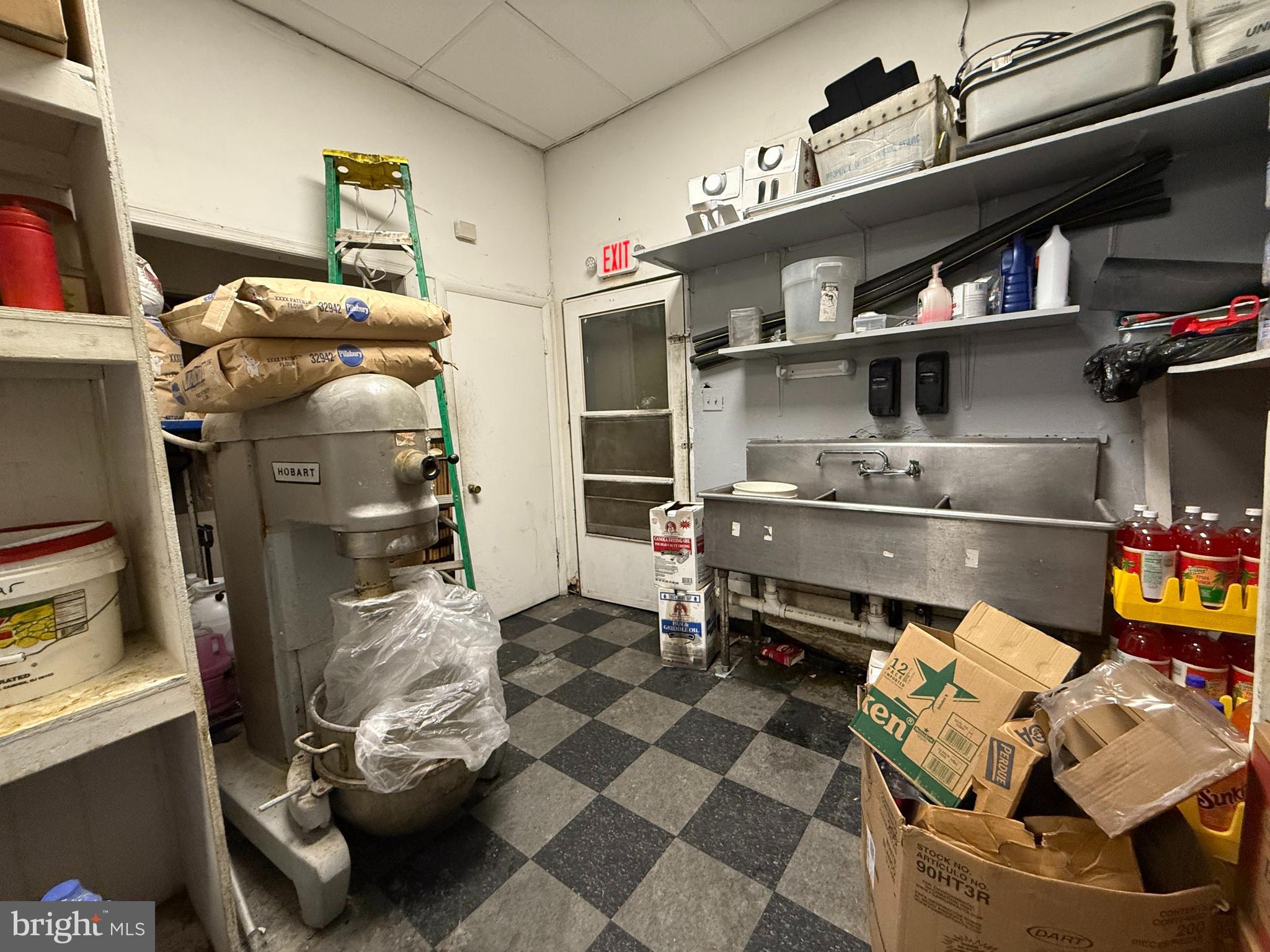 YEADON - Commercial Sale