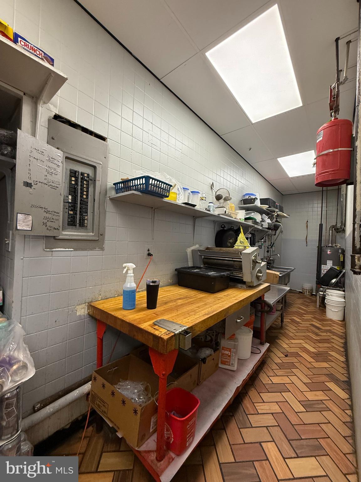 YEADON - Commercial Sale