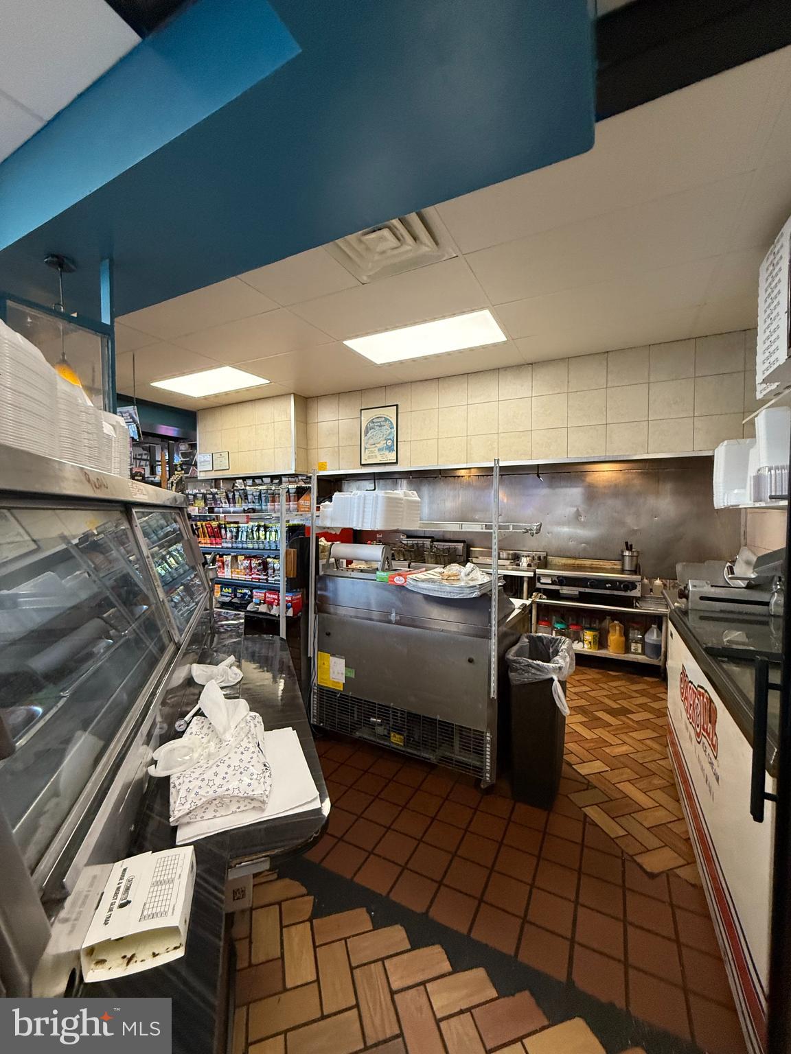 YEADON - Commercial Sale