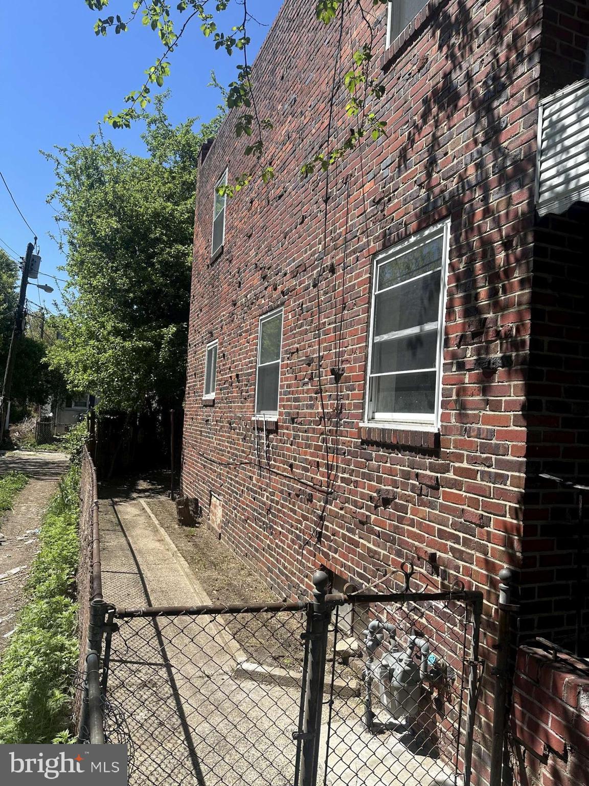 1169 MAGNOLIA AVENUE - Photo 3
