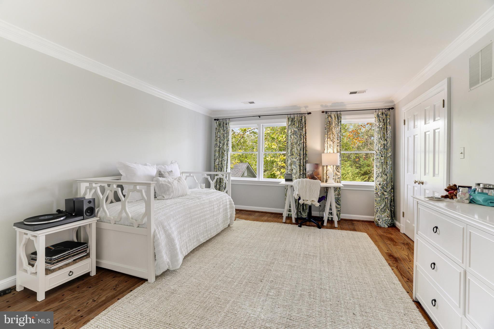 FORESTVILLE - Residential