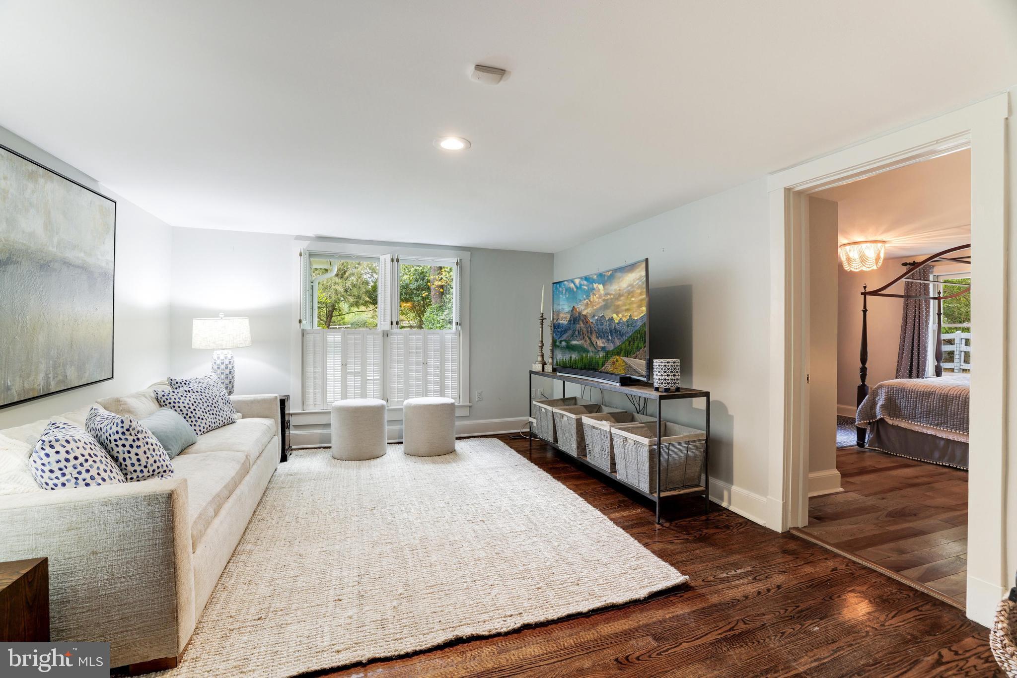 FORESTVILLE - Residential