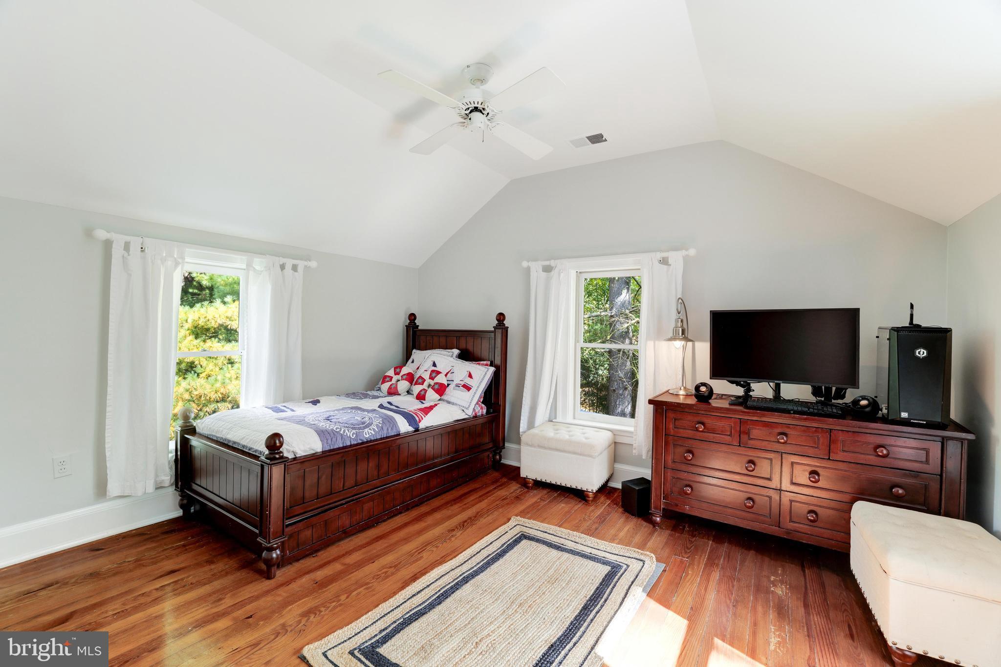 FORESTVILLE - Residential