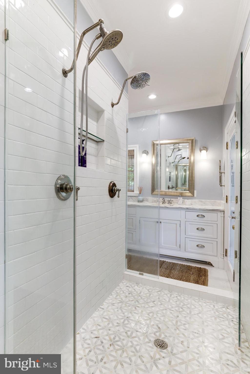 FORESTVILLE - Residential