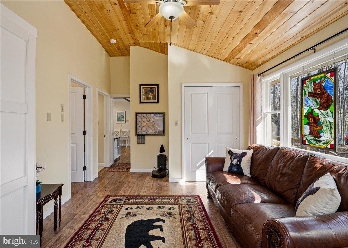 TOWAMENSING TRAILS - Residential