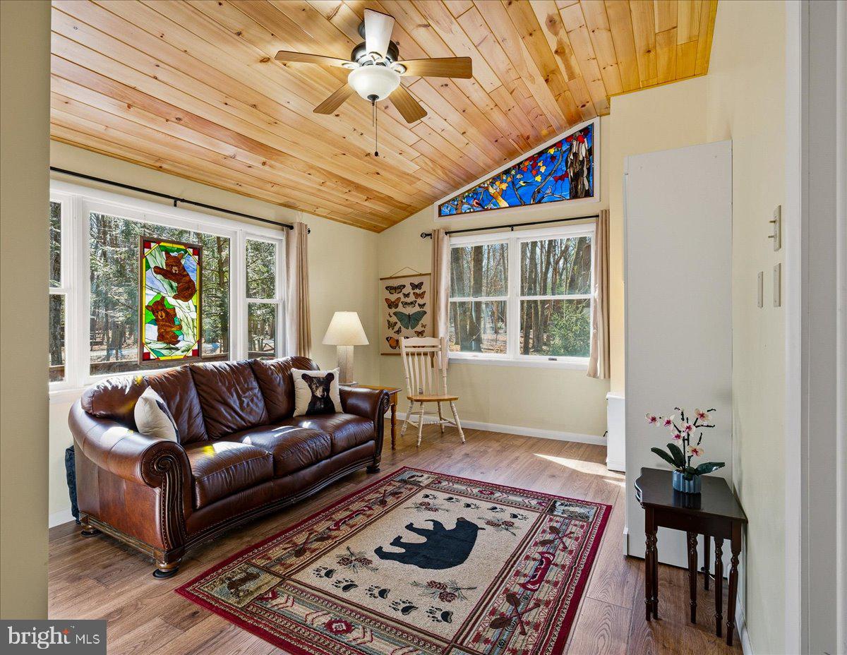 TOWAMENSING TRAILS - Residential