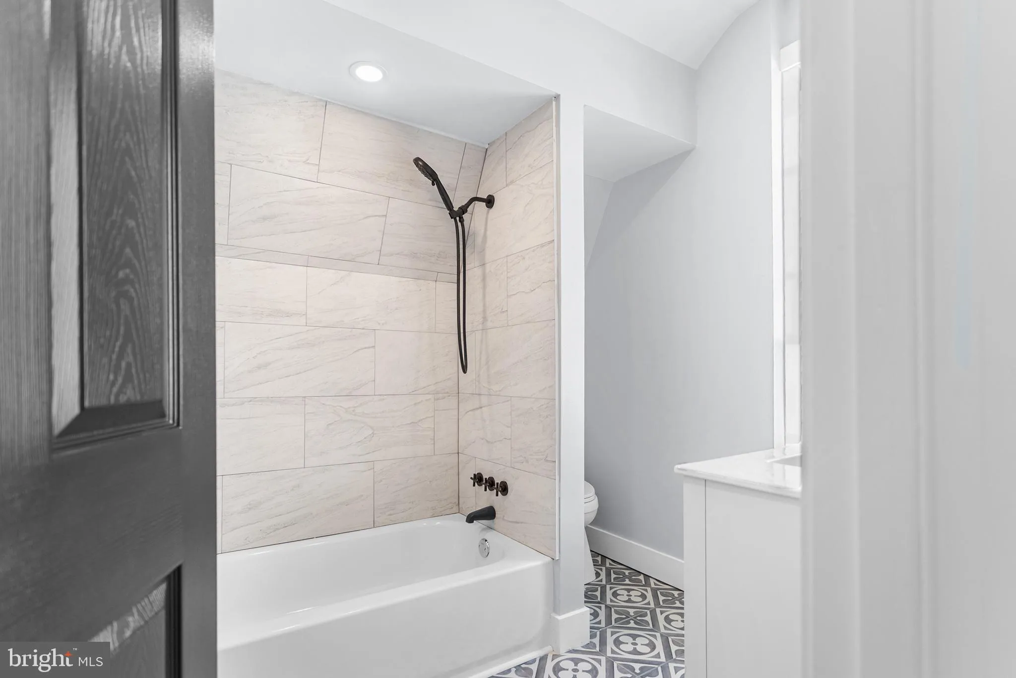 Marcus Hook, Pennsylvania 19061, United States, 3 Bedrooms Bedrooms, ,1 BathroomBathrooms,Residential,Contingent,122260