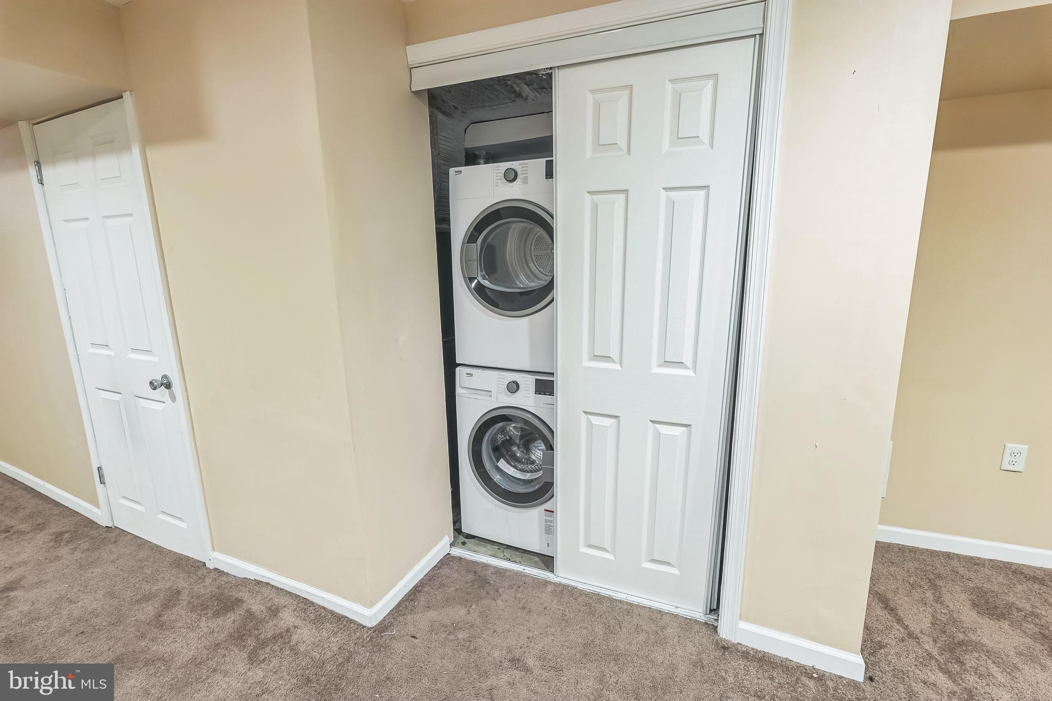 CARROLL PARK - Residential Lease