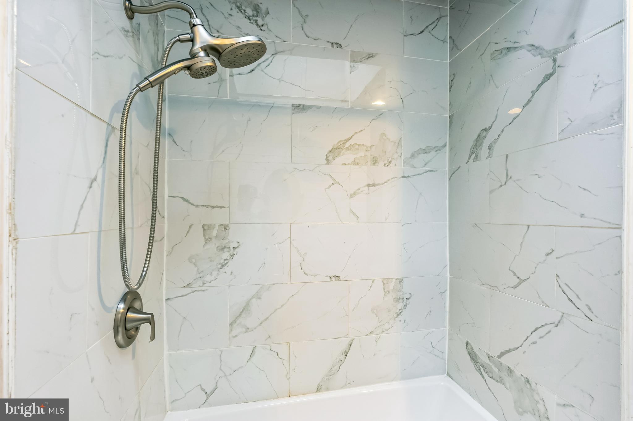 CARROLL PARK - Residential Lease