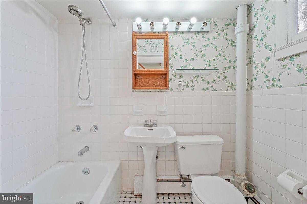 MILMONT PARK - Residential