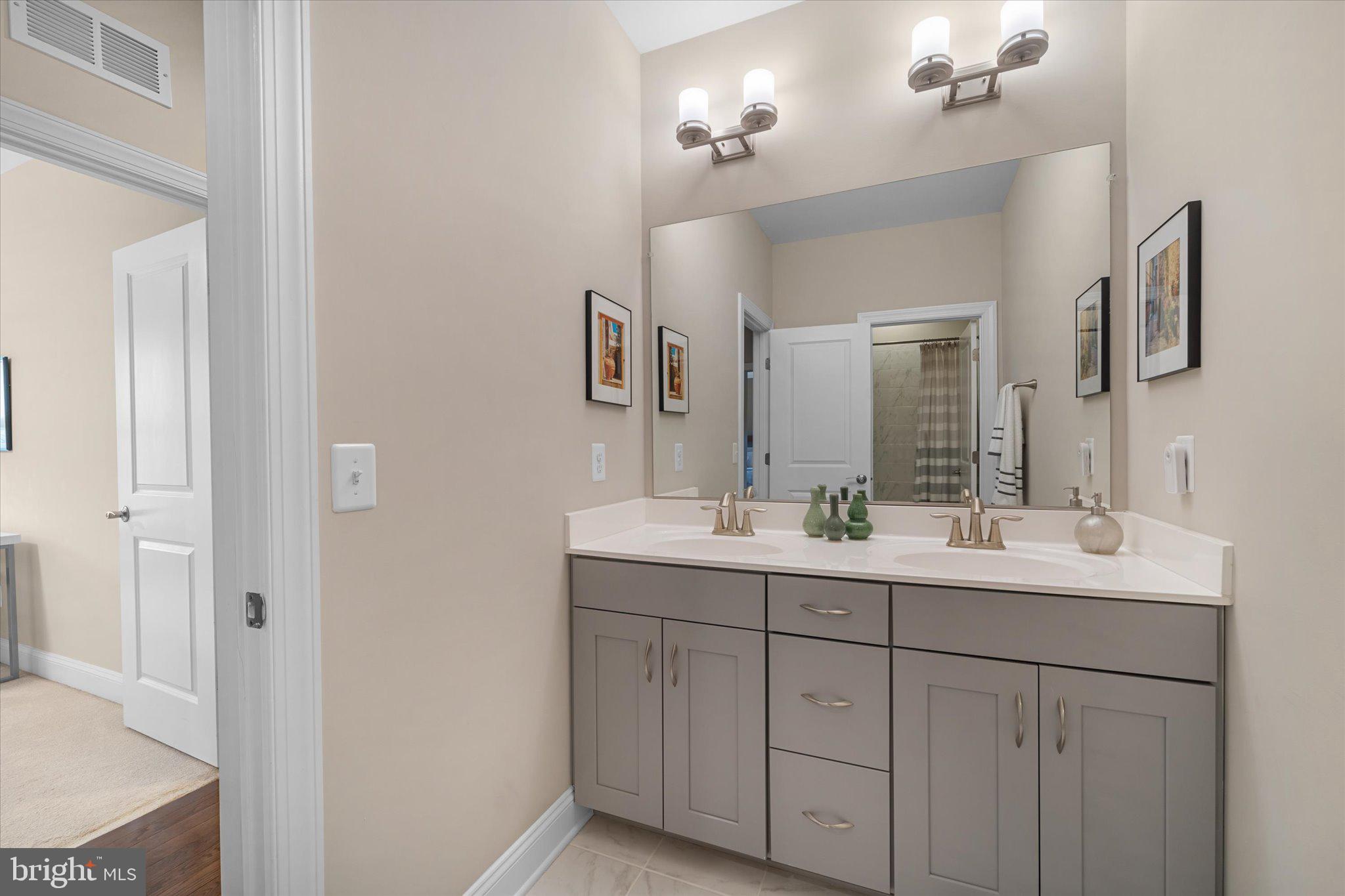 RESERVE AT OAKVIEW - Residential