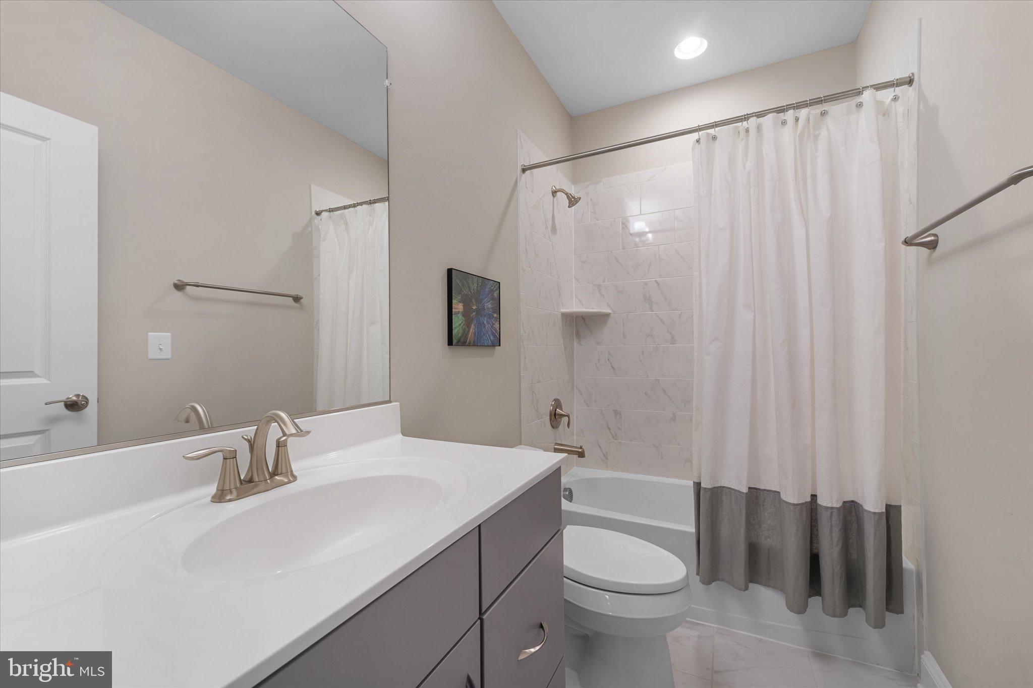 RESERVE AT OAKVIEW - Residential