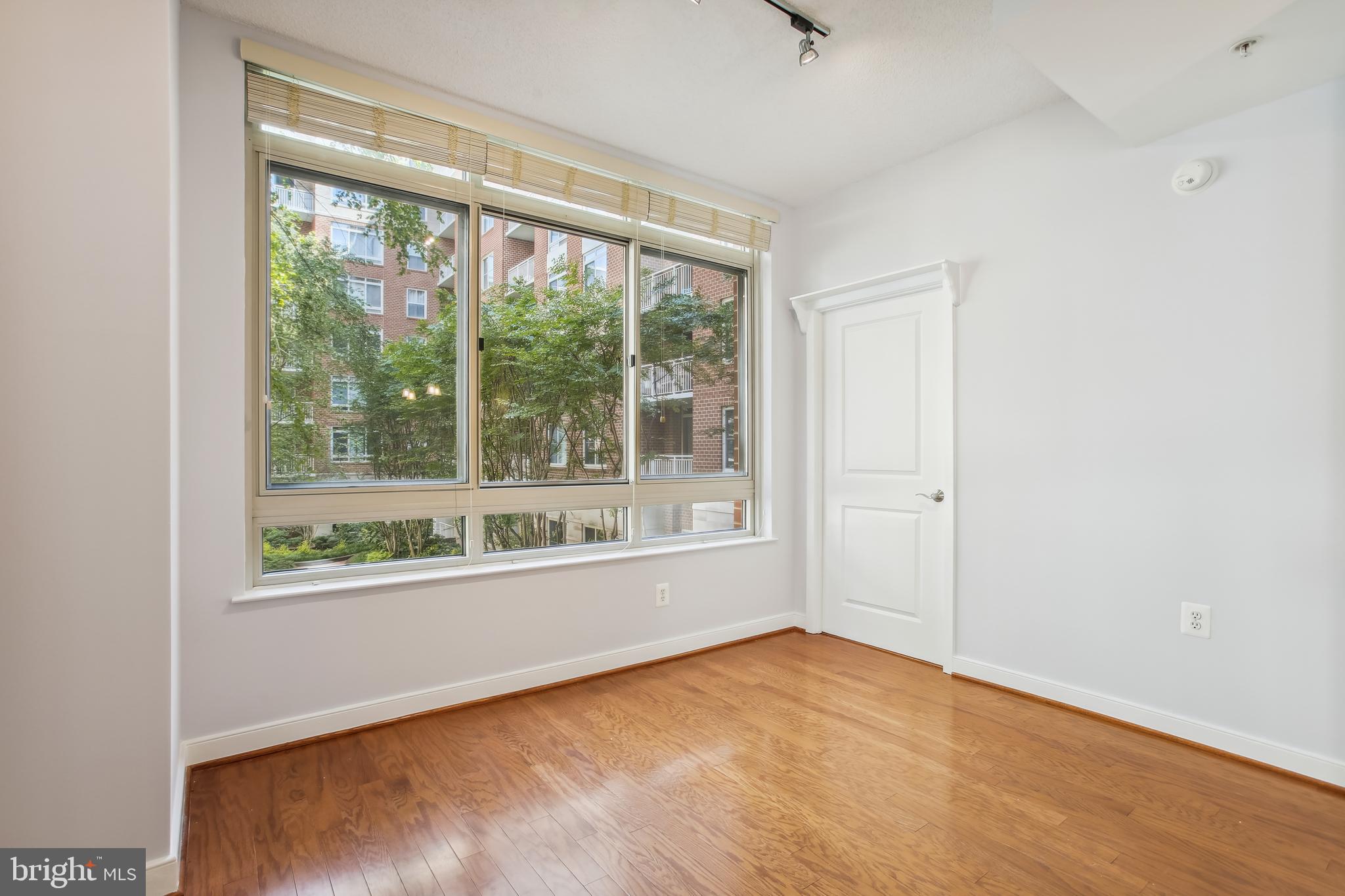 HAWTHORN - Residential Lease