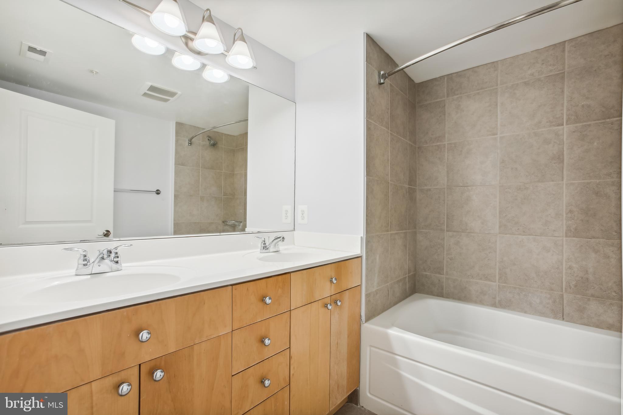 HAWTHORN - Residential Lease