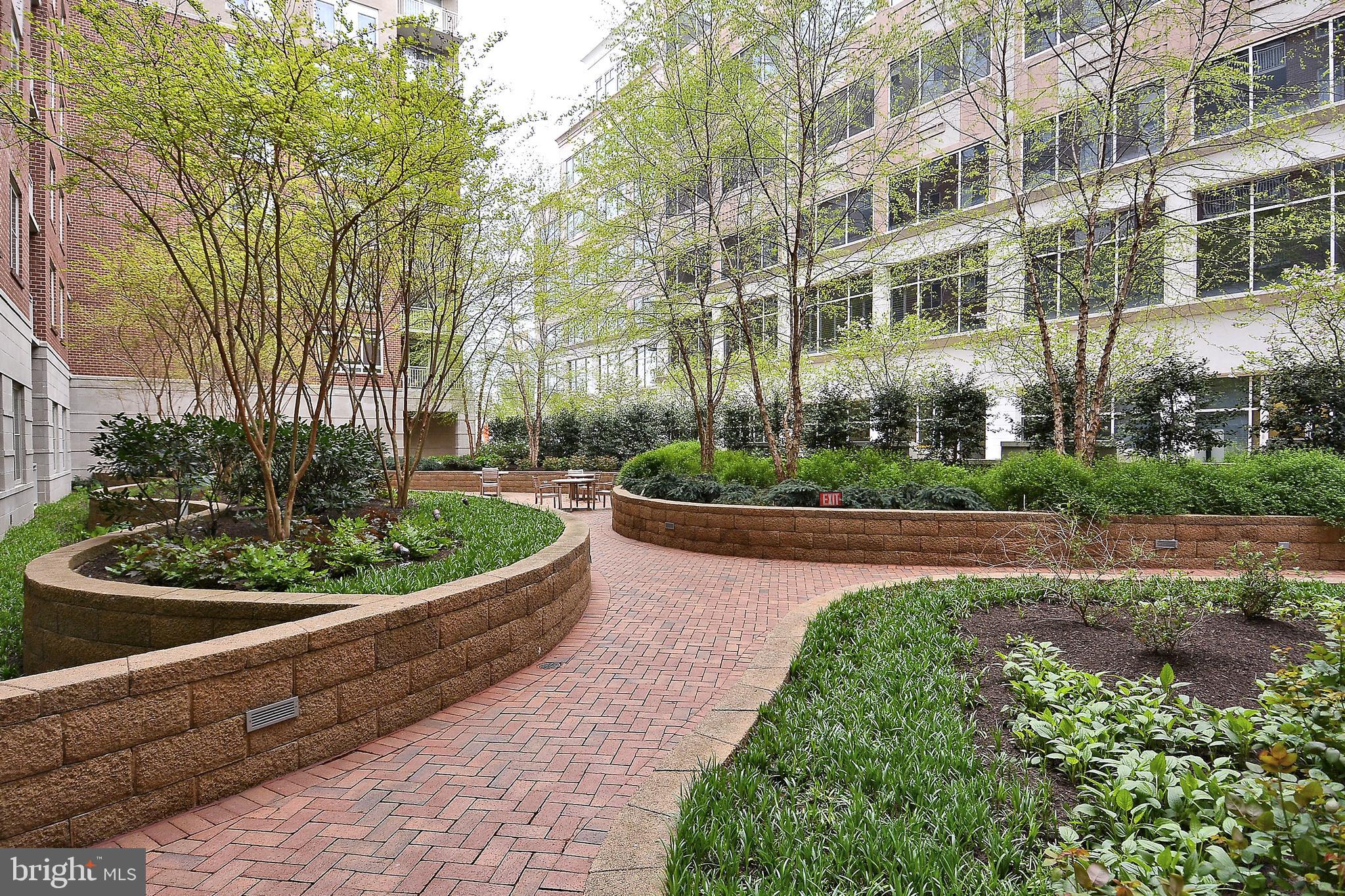 HAWTHORN - Residential Lease