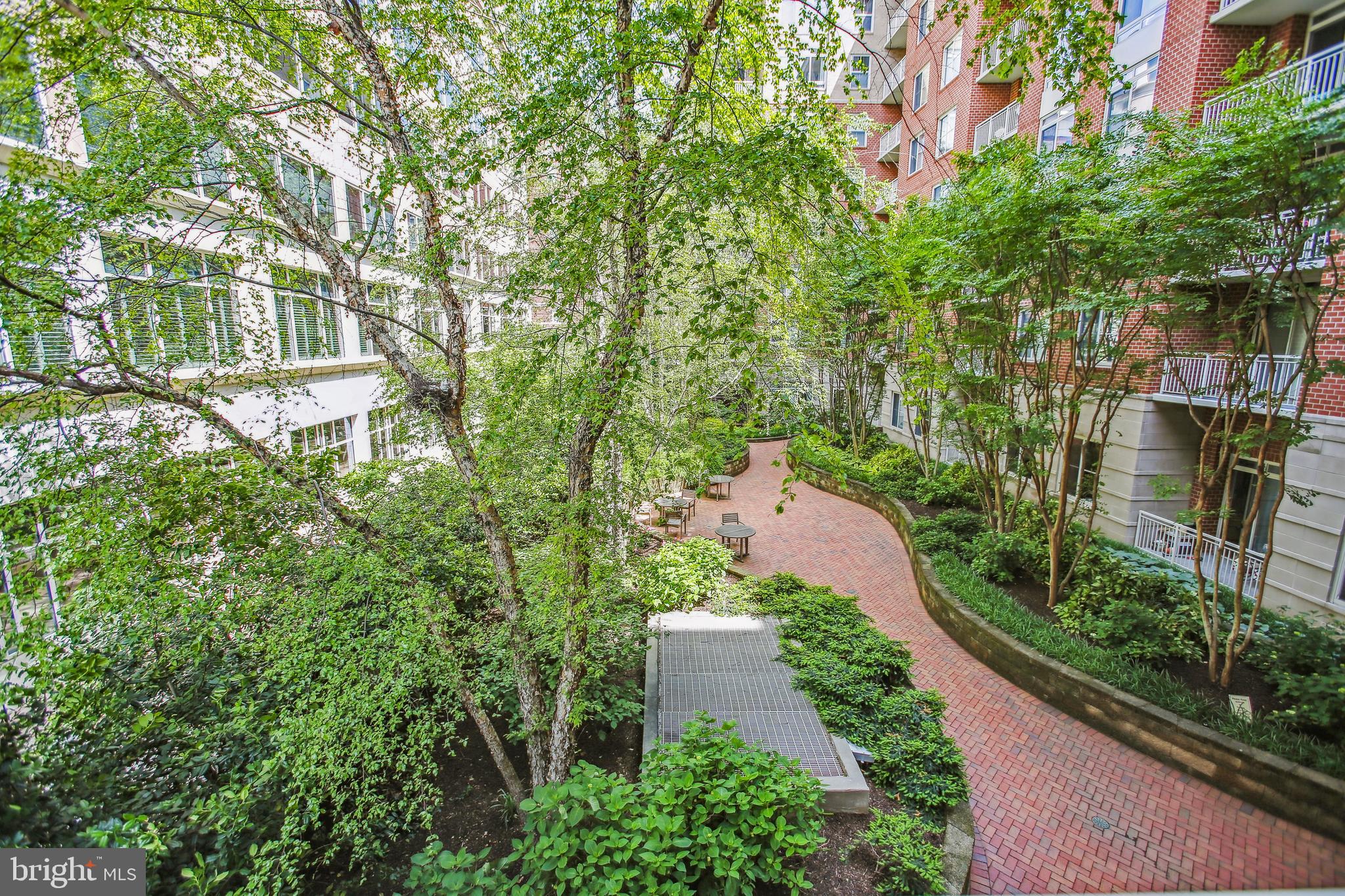 HAWTHORN - Residential Lease