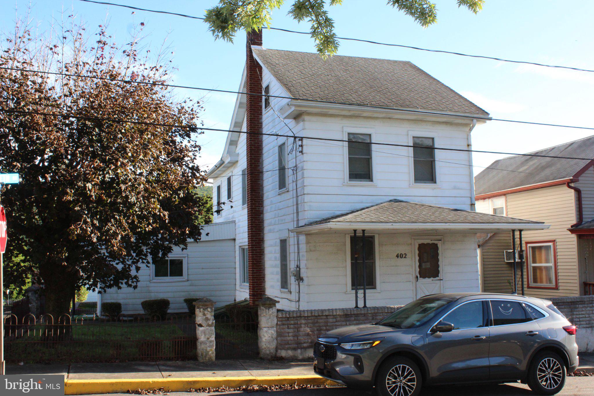 402 ELIZABETH STREET