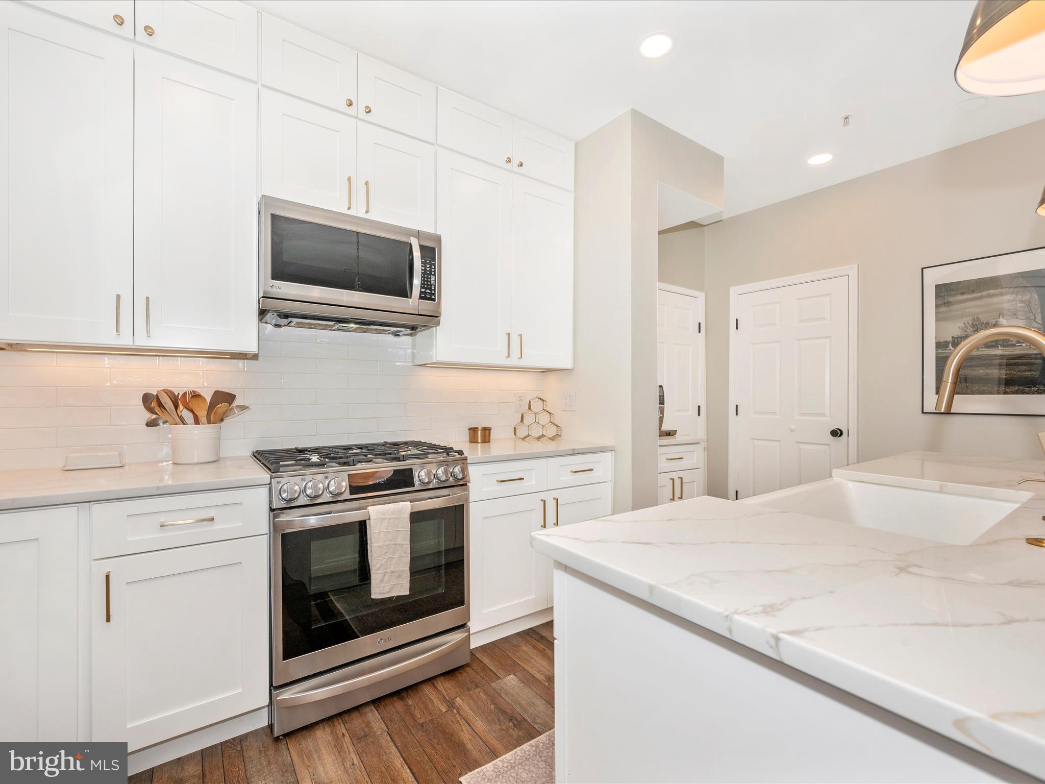 LAKELANDS - Residential