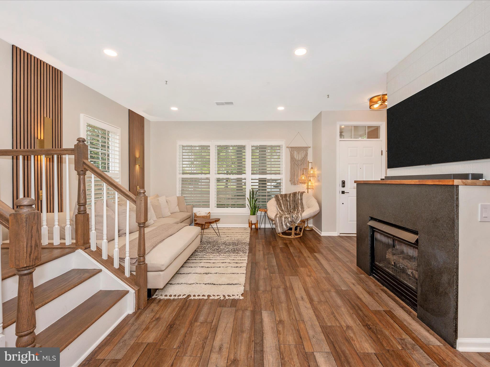 LAKELANDS - Residential