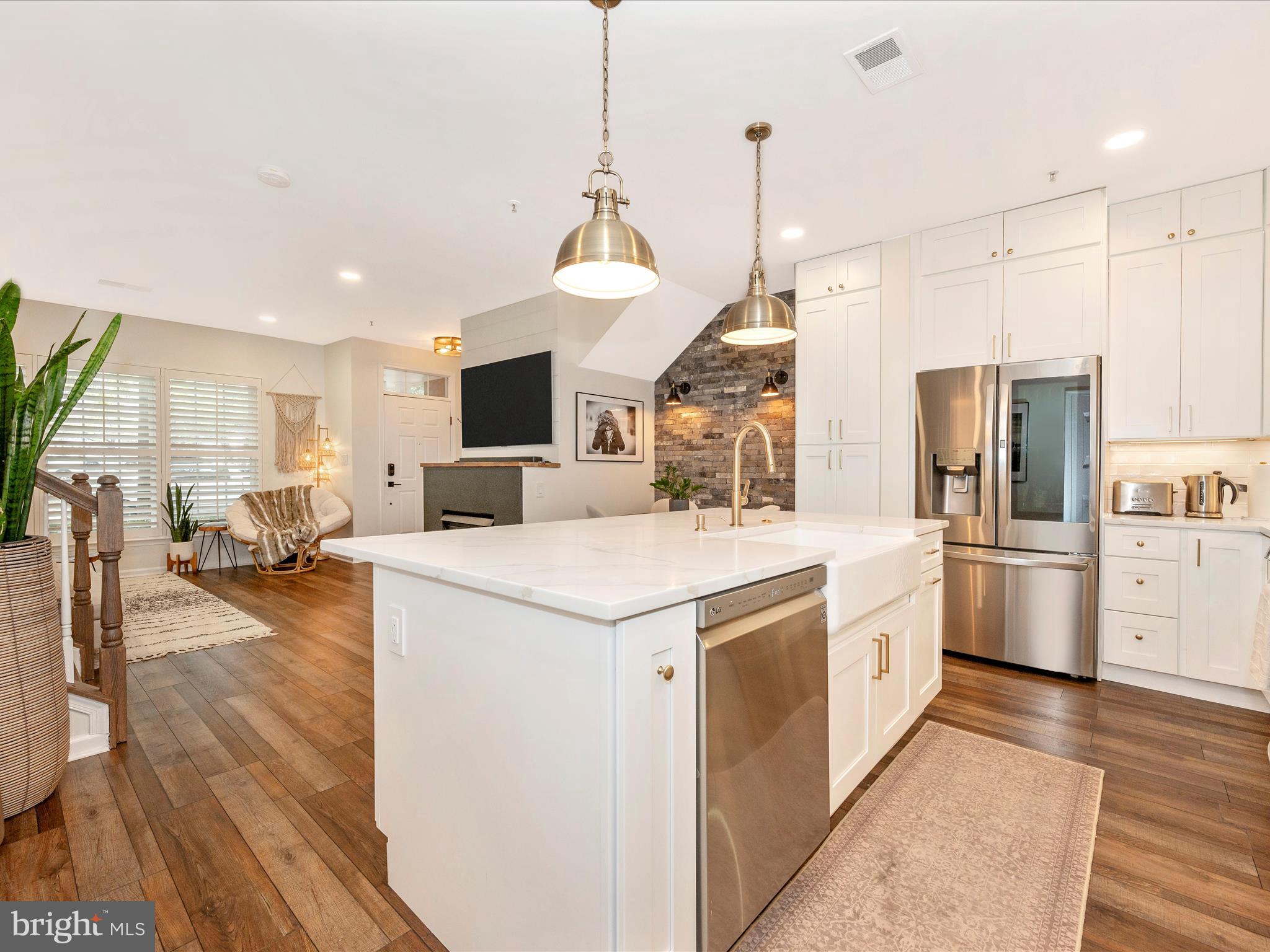 LAKELANDS - Residential