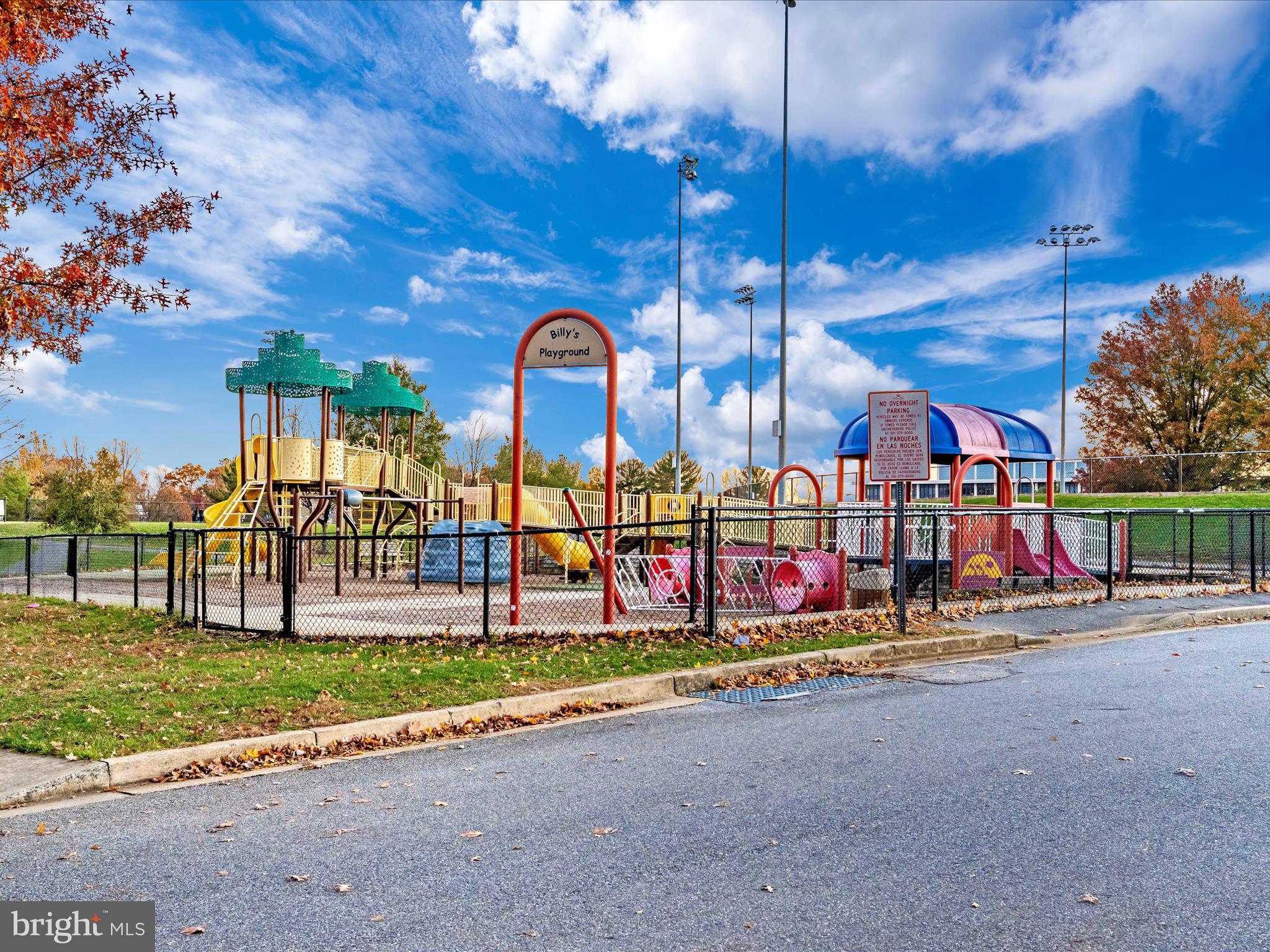 LAKELANDS - Residential