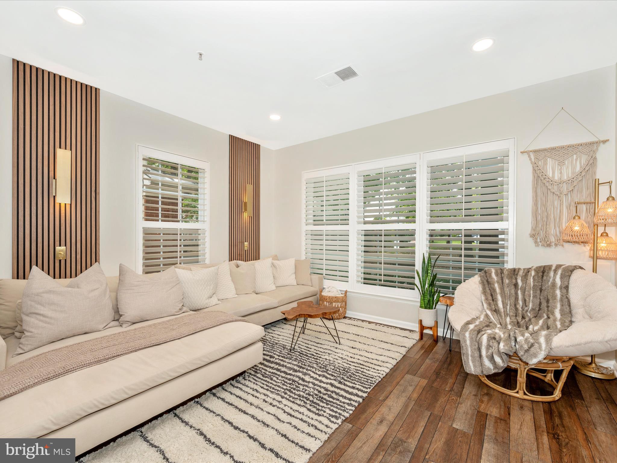 LAKELANDS - Residential