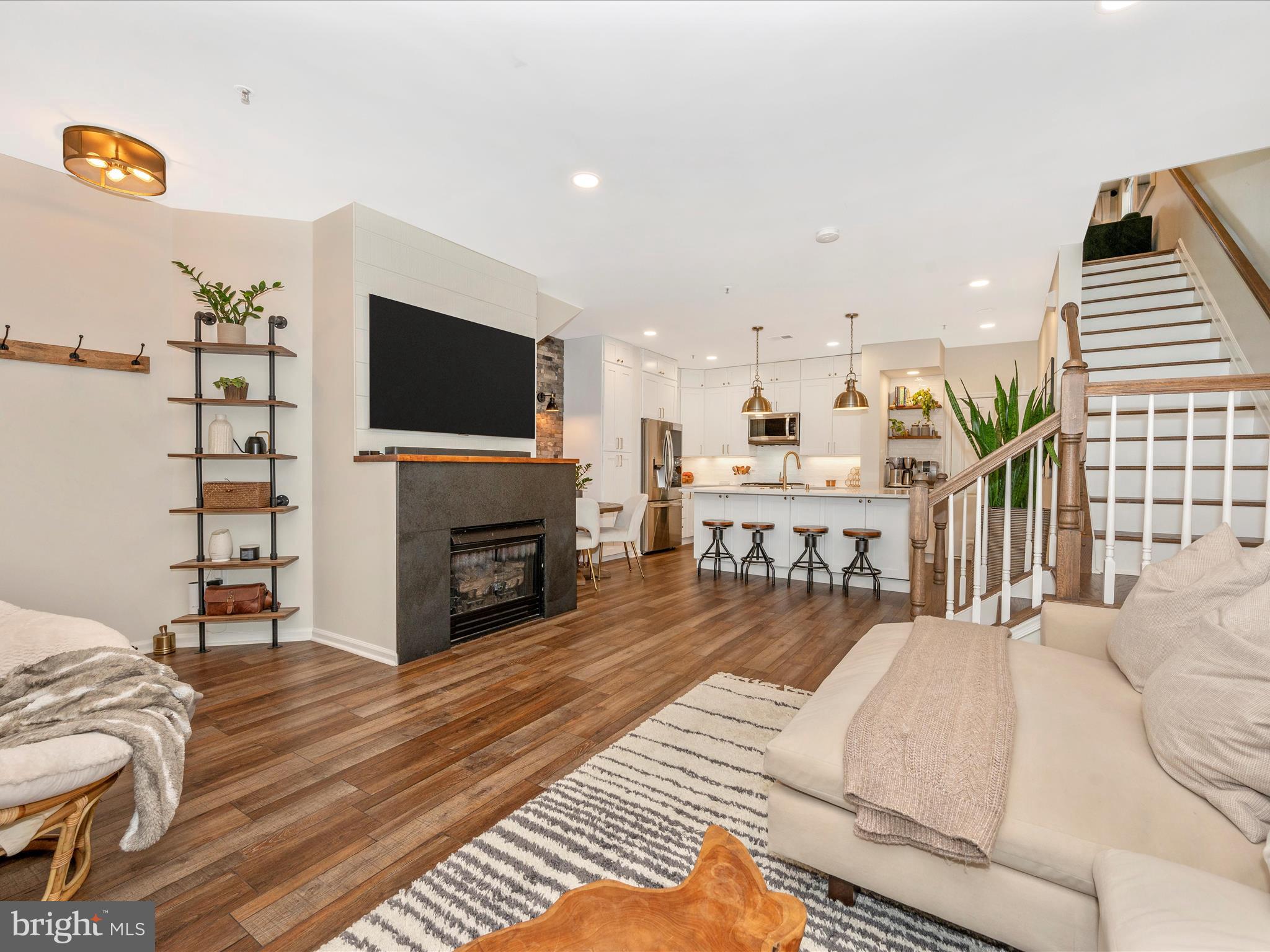 LAKELANDS - Residential