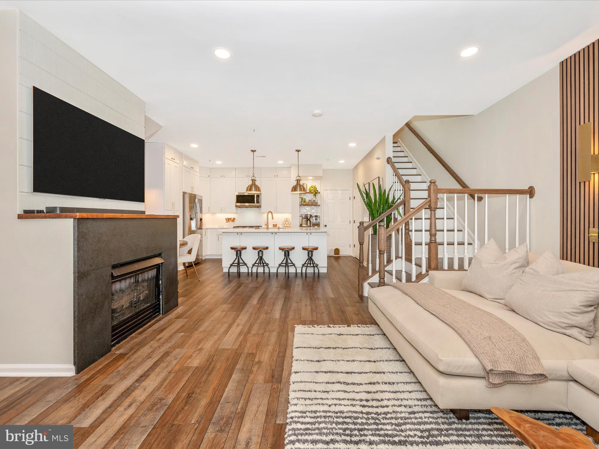 LAKELANDS - Residential