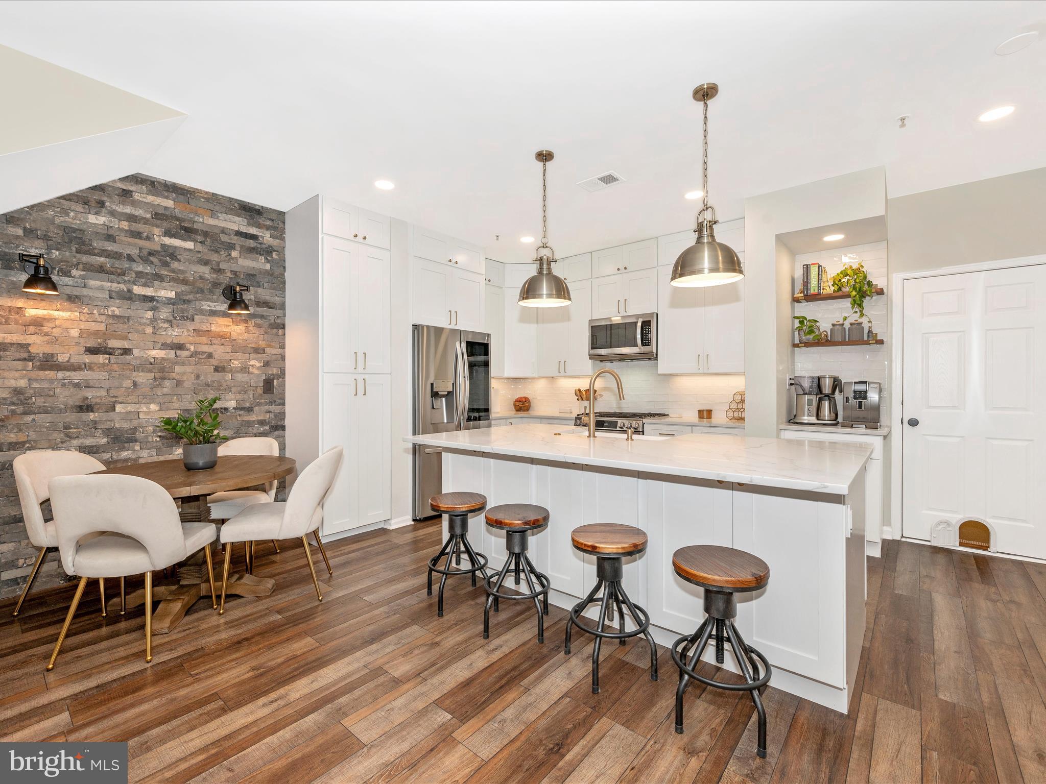 LAKELANDS - Residential