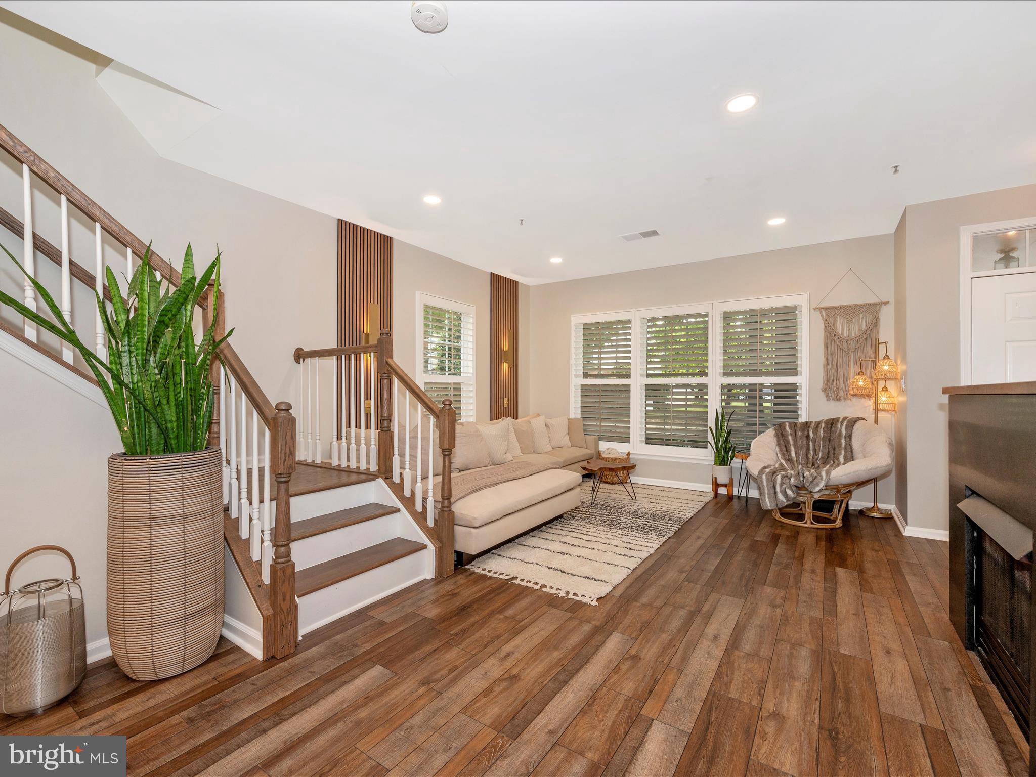 LAKELANDS - Residential